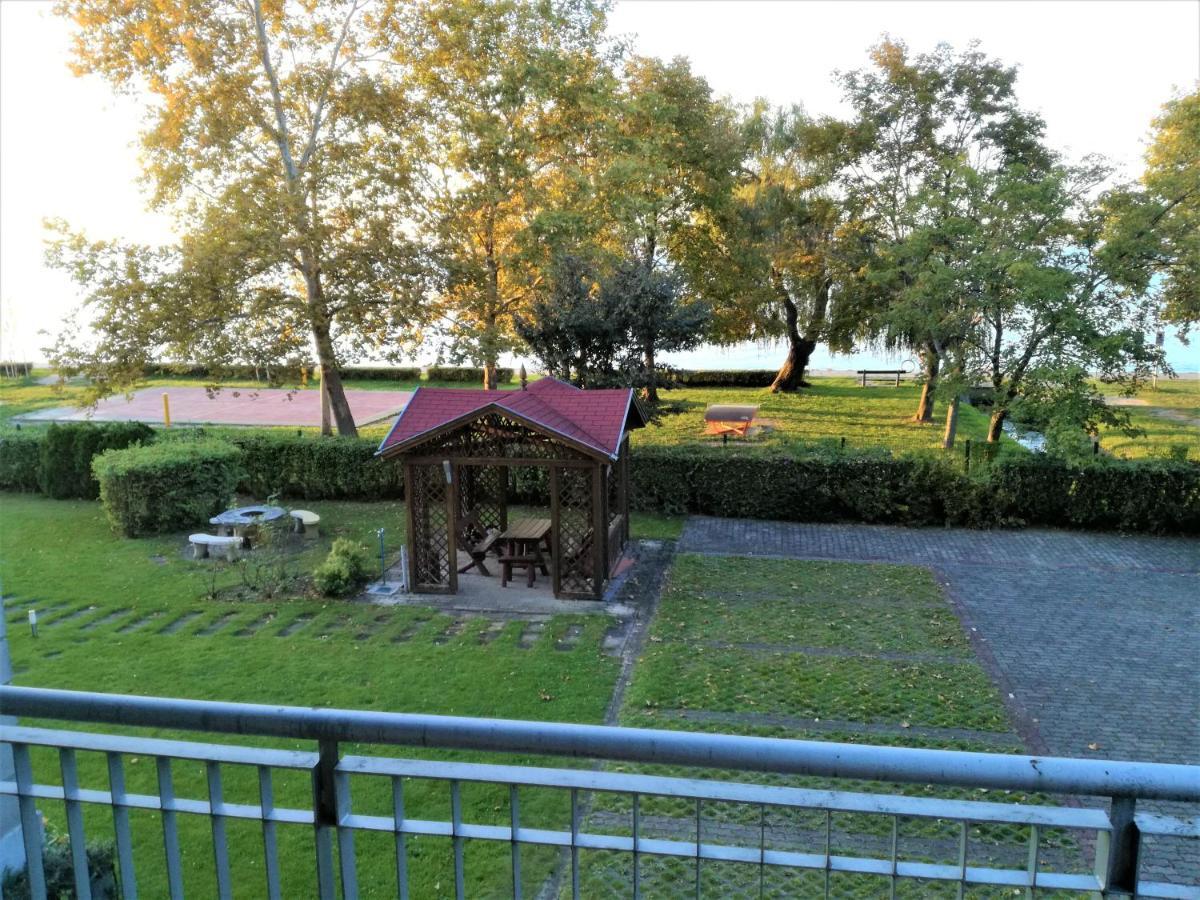 Bella Golden Beach Siofok Exterior photo